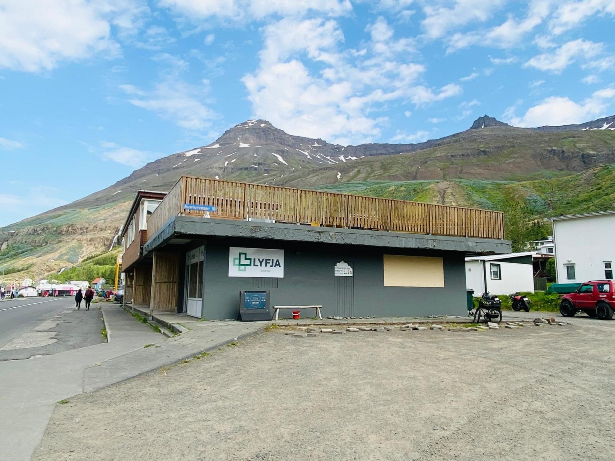 Studio Apartments Seythisfjorthur Exterior photo